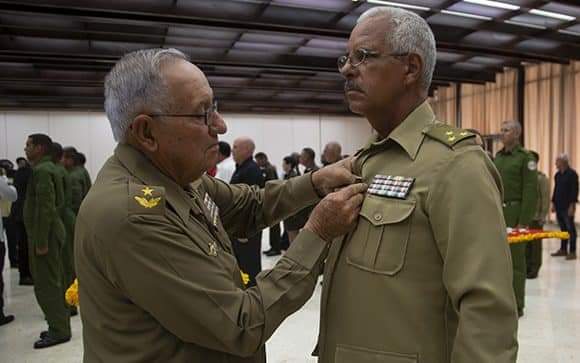 agnes_becerra's tweet photo. Son orgullo de la patria. 
Se les quiere y admira.  #Cuba 🇨🇺 @DiazCanelB @MinfarC
@minint_cuba https://t.co/I62RbeXkoM