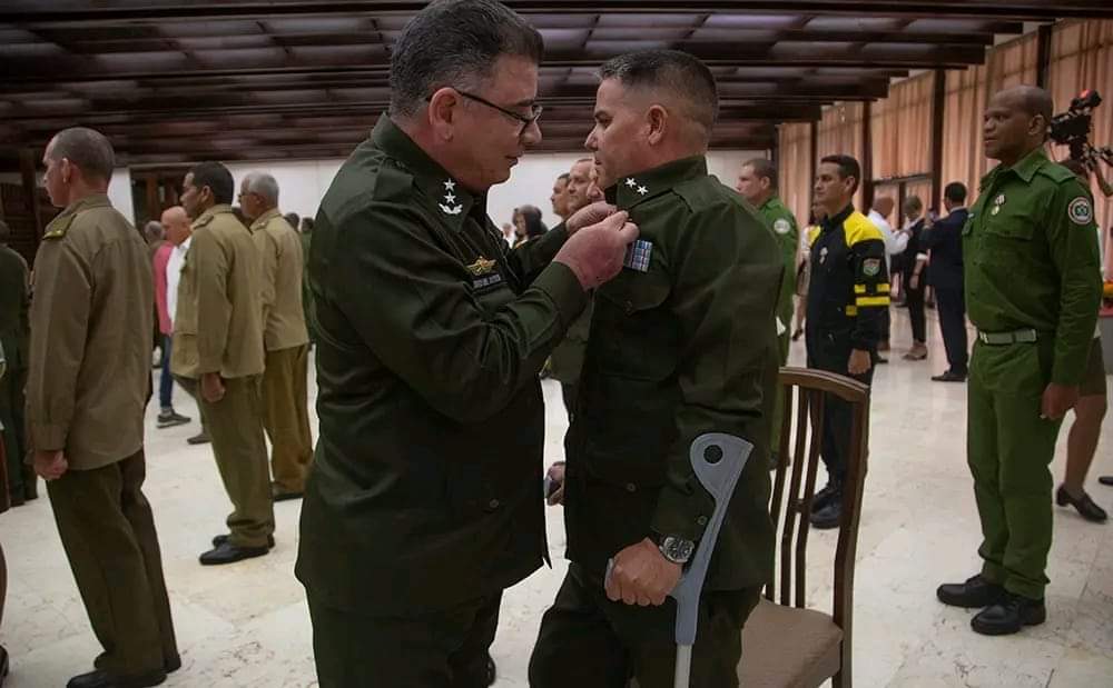 agnes_becerra's tweet photo. Son orgullo de la patria. 
Se les quiere y admira.  #Cuba 🇨🇺 @DiazCanelB @MinfarC
@minint_cuba https://t.co/I62RbeXkoM