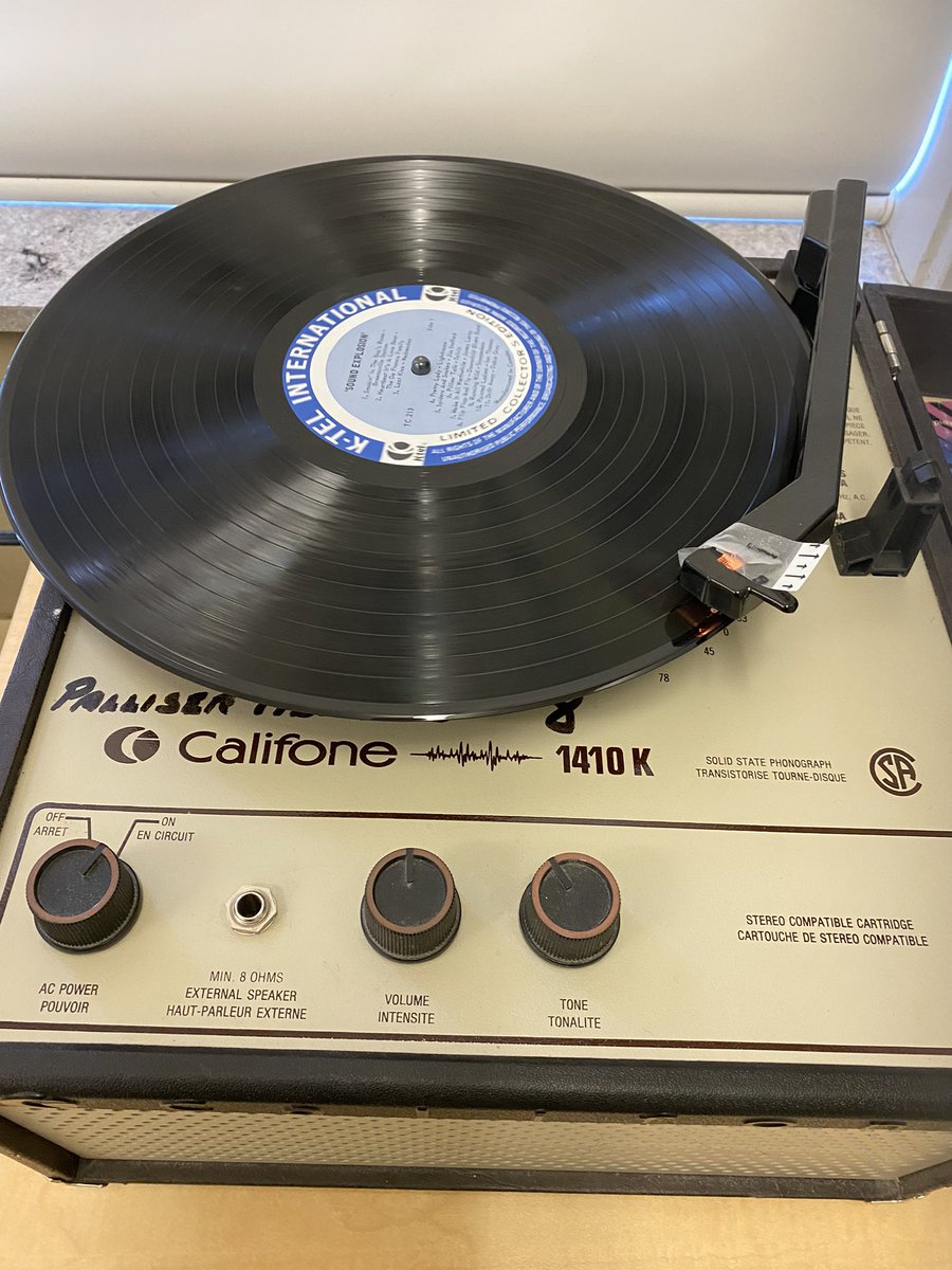 Angus_McIntosh's tweet photo. Hey, @eric_camp27 @VinylHaggis - found this old one in a cupboard at school. The only thing missing is the penny on the tone arm… old folks among us will know what I mean.#vinyl #records #notsurewhatthetapedoes https://t.co/T01ryVs8I1