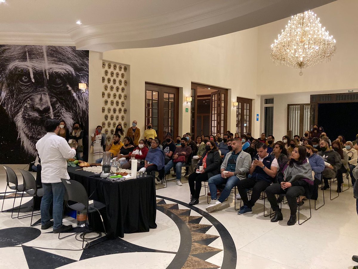 CC_LosPinos's tweet photo. Visitas guiadas, degustaciones y puertas abiertas en nuestra  #NocheDeMuseos dentro de la Residencia Oficial del Pueblo de México. 

#LosPinosParaTodos https://t.co/hwY91hIMOF