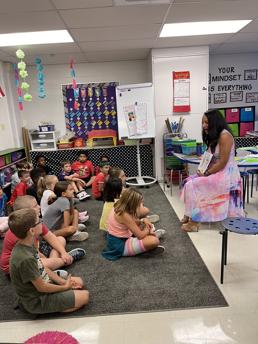 Mrs. Stavros tweet media