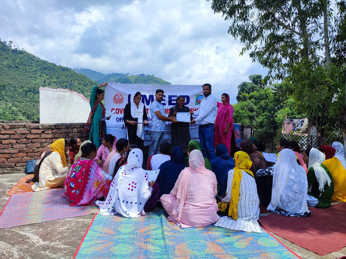 BpmBudhal's tweet photo. Distribution of certificates to 34 #SHG members of #MCLF #Dalhori after successfully completion of course organised by #RSETI #Rajouri
@MDJKSRLM
@DioRajouri
@VoiceRajouri @Sumitrajouri
@RGSAJK
@Qamranhanif https://t.co/Kg10QaO3Ga