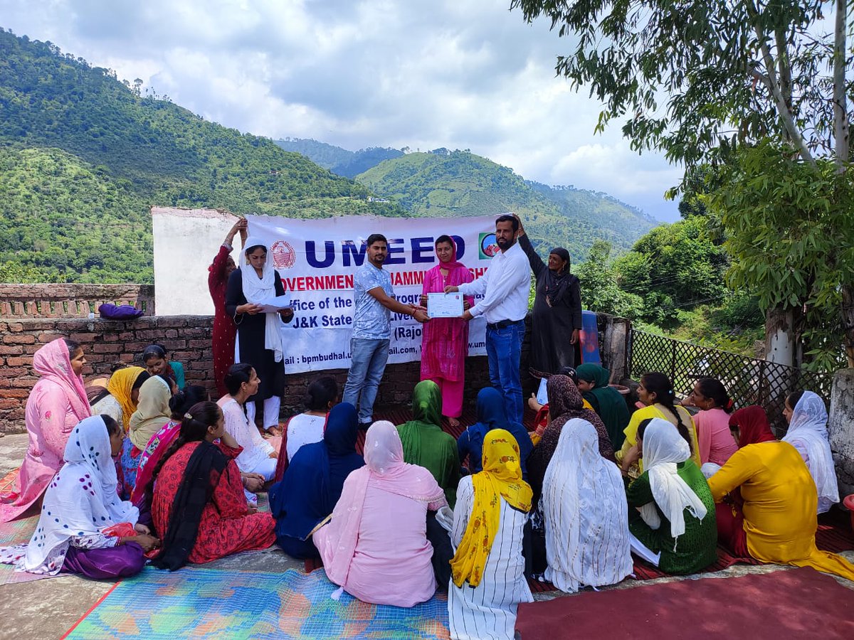 BpmBudhal's tweet photo. Distribution of certificates to 34 #SHG members of #MCLF #Dalhori after successfully completion of course organised by #RSETI #Rajouri
@MDJKSRLM
@DioRajouri
@VoiceRajouri @Sumitrajouri
@RGSAJK
@Qamranhanif https://t.co/Kg10QaO3Ga