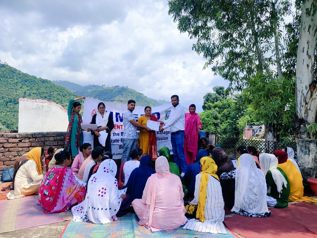 BpmBudhal's tweet photo. Distribution of certificates to 34 #SHG members of #MCLF #Dalhori after successfully completion of course organised by #RSETI #Rajouri
@MDJKSRLM
@DioRajouri
@VoiceRajouri @Sumitrajouri
@RGSAJK
@Qamranhanif https://t.co/Kg10QaO3Ga