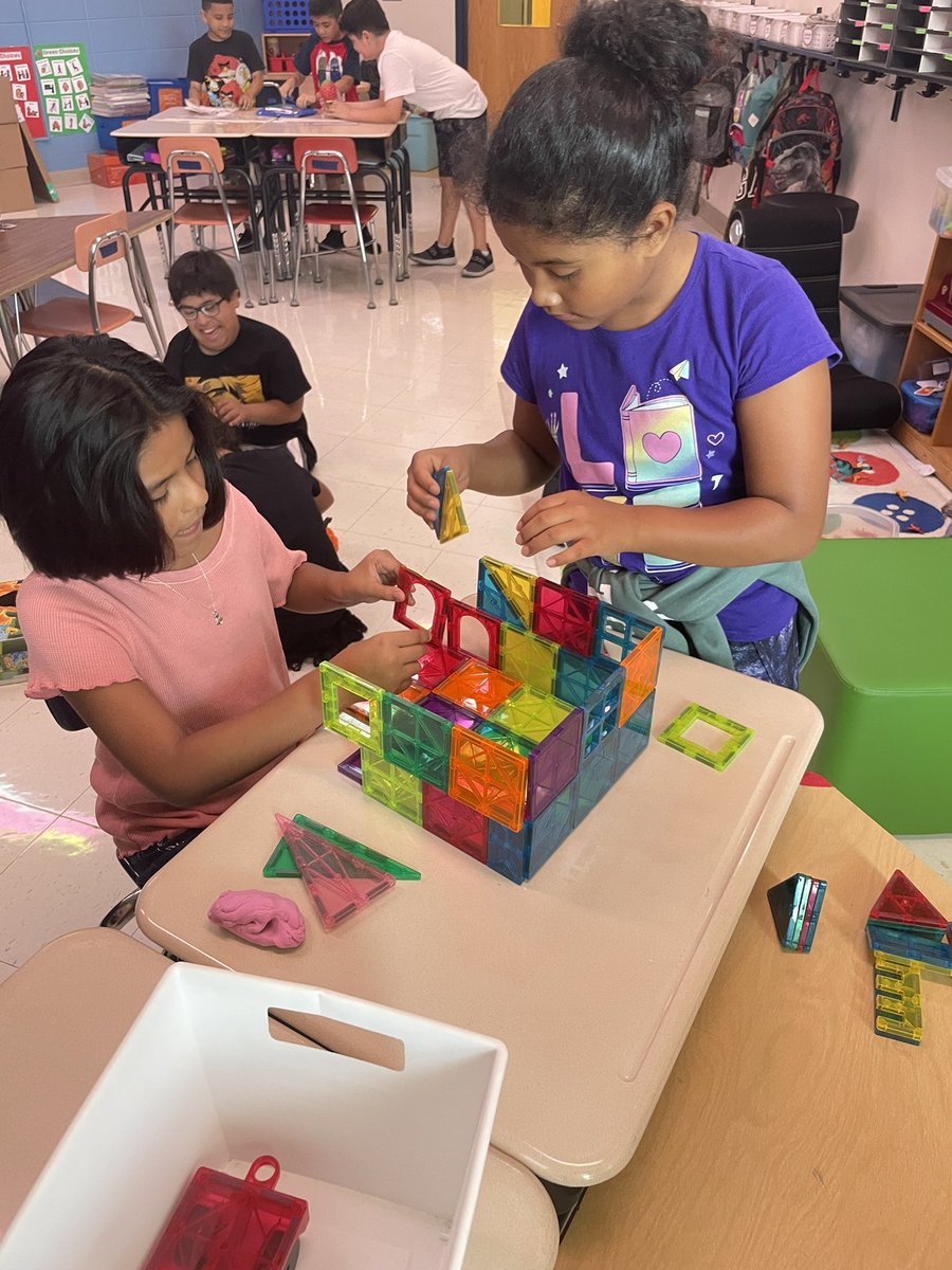 Jennifer Zanayed tweet media