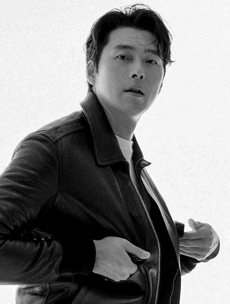 binjinarchive's tweet photo. hoy 🤍🖤

#현빈 | #HyunBin https://t.co/Lkl22g3tT6