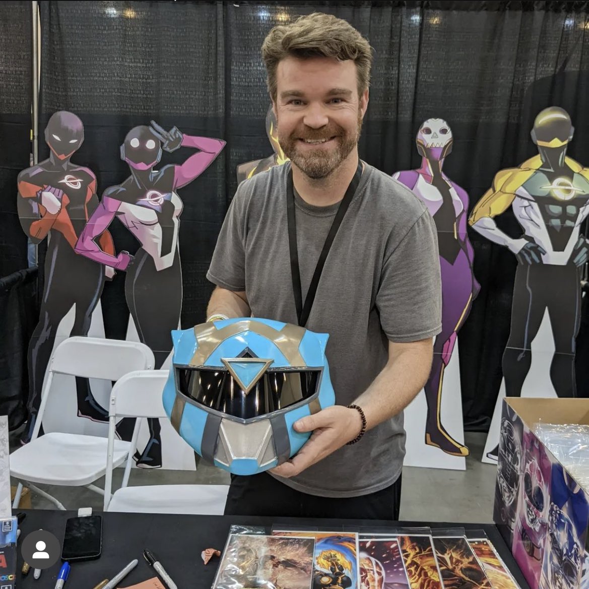 RangerCommandPH's tweet photo. Wow… didn’t know we inspired something so cool!!

Thanks @SG_Mechanic for reaching out and @HenshinAsset for their work on the Yale Omega Blue Helmet! 

#PowerRangers #OmegaRangers #ChargeTo100 https://t.co/22JGKnvGlz