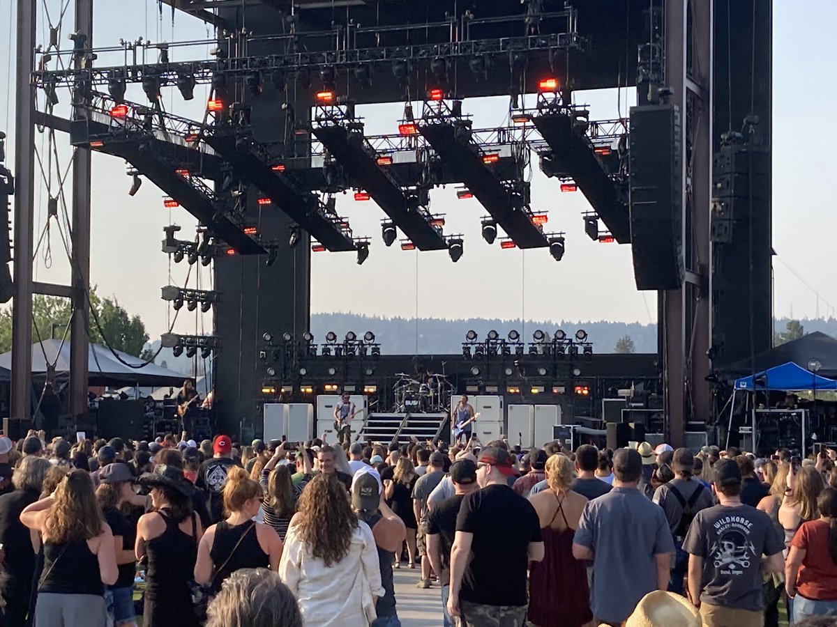 steelhead327's tweet image. @bushofficial Jusy killed it in Bend, OR. Much respect @bushofficial