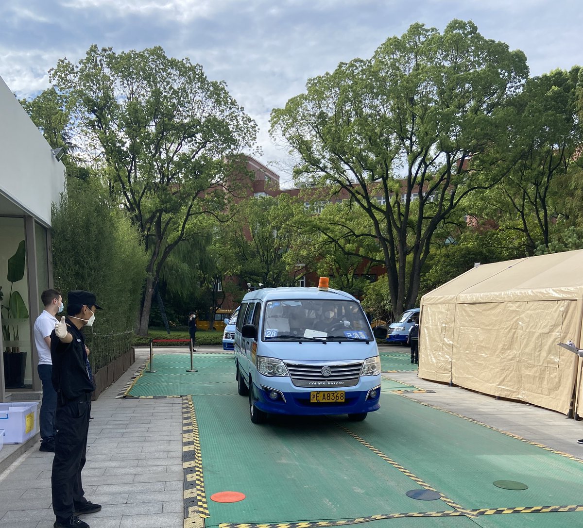 Our entire SCIS community is overjoyed to be welcoming our students back to campus for the first time since March 2022. Looking forward to an amazing first day on campus, NAT testing and all. #SCIShongqiao