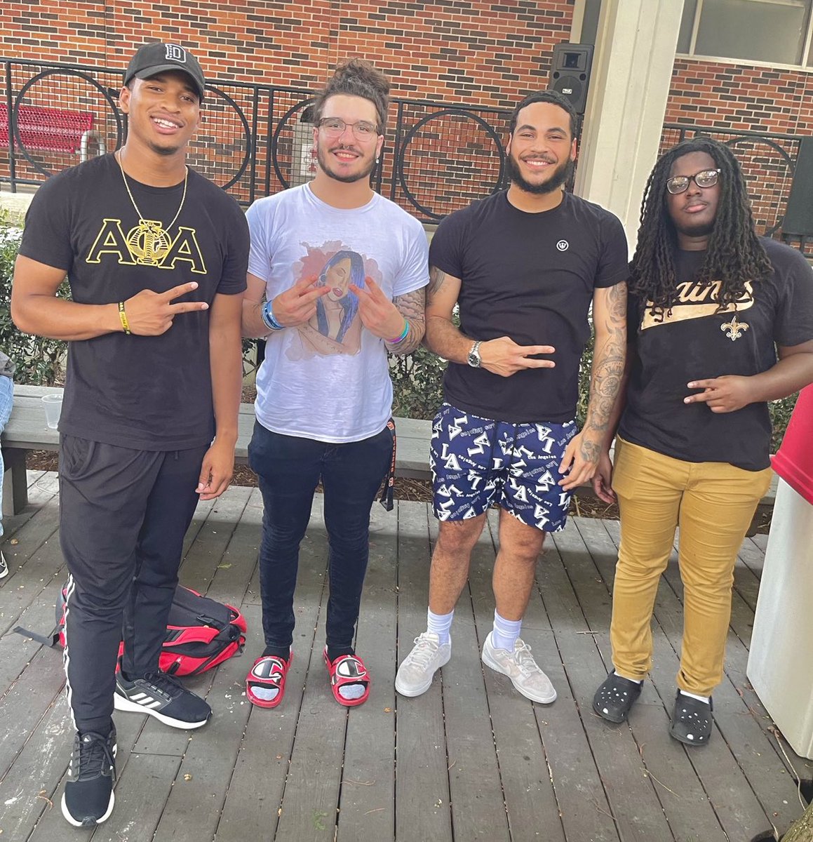 NichollsBSU's tweet photo. 2/3 BSU KICKBACK🖤💚❤️ https://t.co/ebBjixVgHz