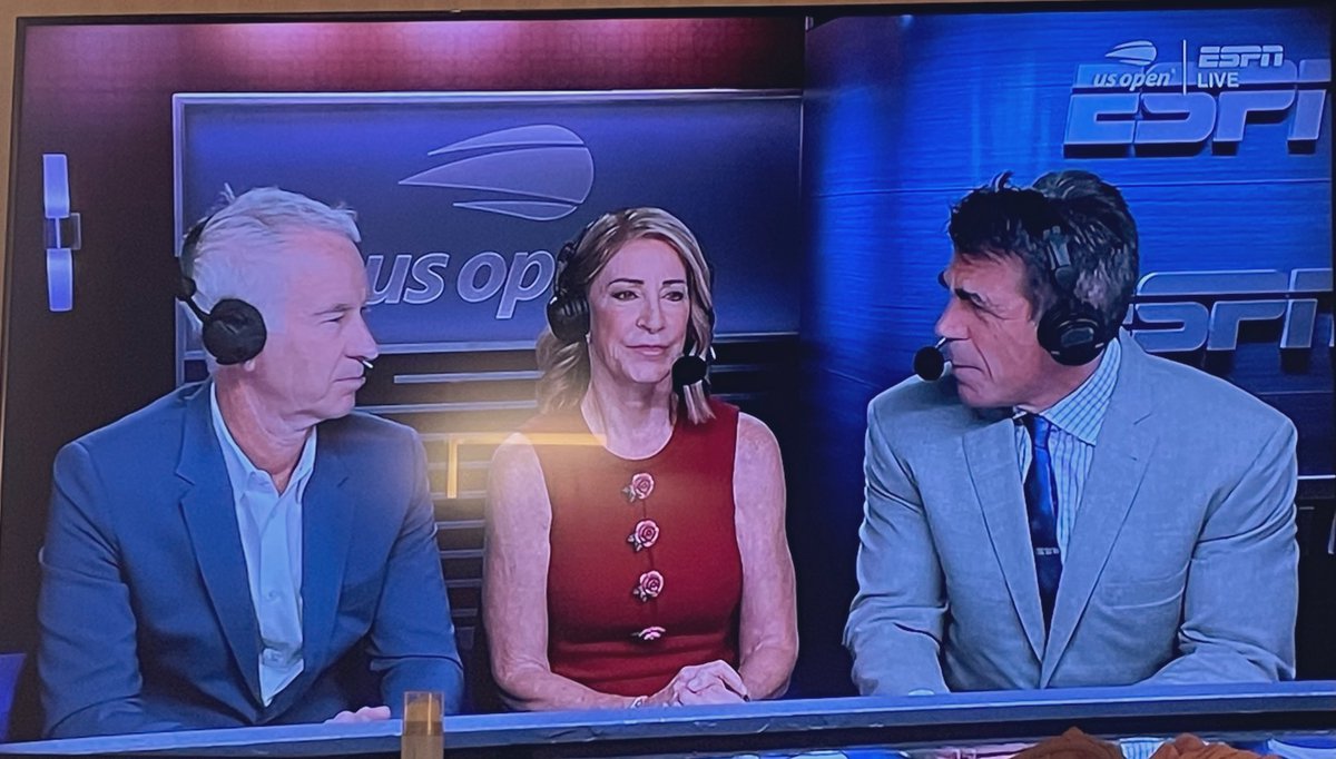 What’s even better than seeing Serena back dominating the Arthur Ashe stadium? Seeing @ChrissieEvert back dominating the airwaves ❤️