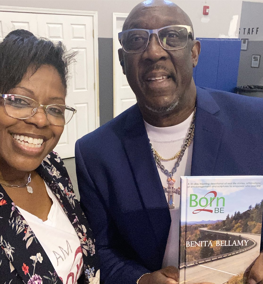 YouAreBorn2Be's tweet photo. 📚🖋 #Charlotte 📸
Thanks for supporting and great to meet you @ThaddeusKBruce 
#Born2Be #BeICONIC #BeCREATIVE https://t.co/RyBdoBMte9