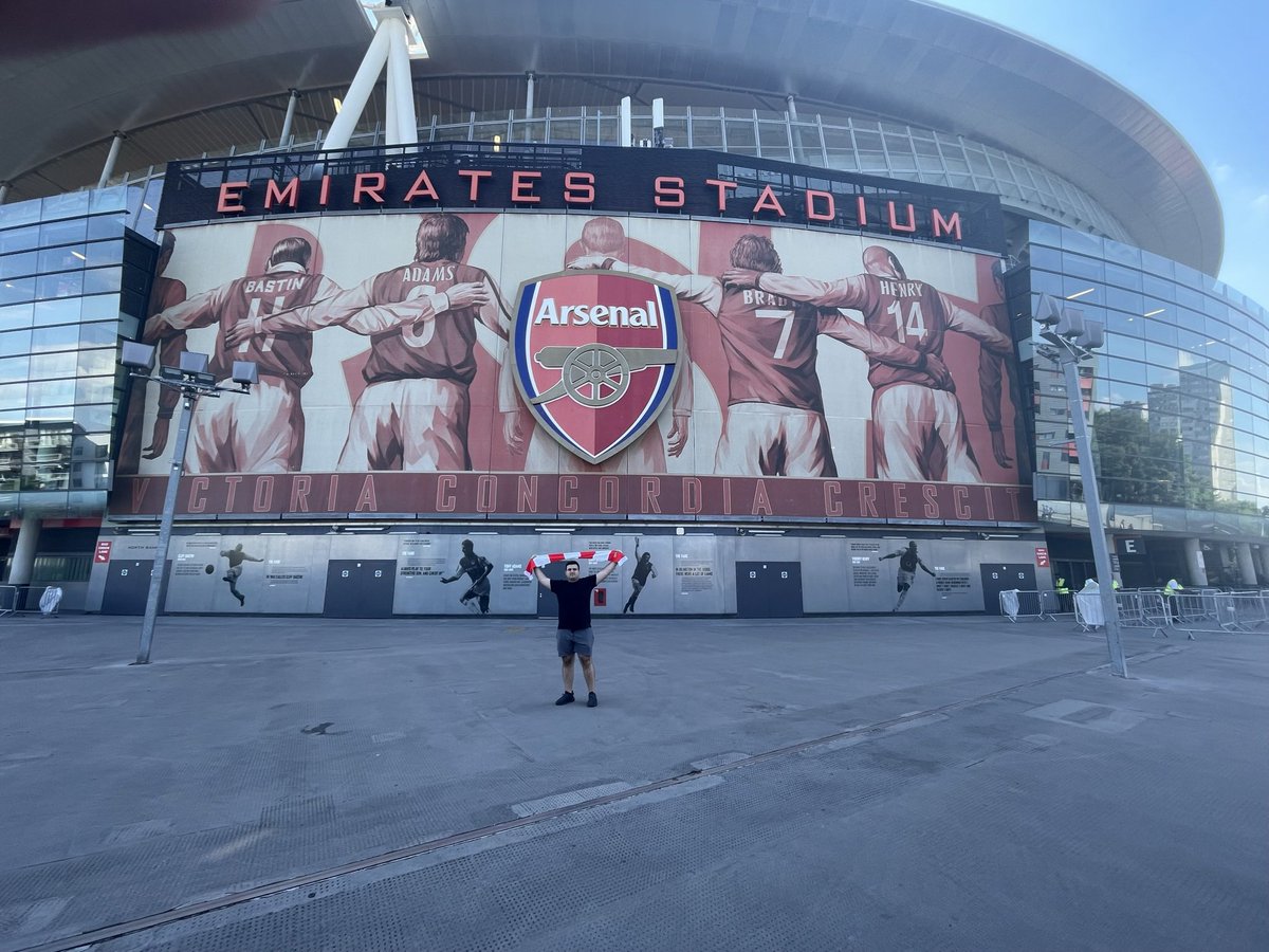 ThomasIanni's tweet photo. Still buzzing about this game. What an experience, can’t wait to be back some day #COYG 🔴⚪️

Thanks for being a part of it @mdigenova777 @f_alberga97 https://t.co/juRcHsXkEY