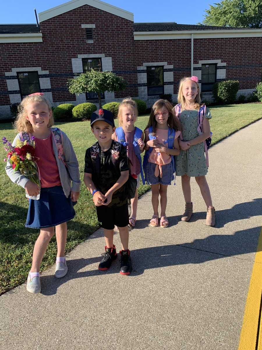 SuffieldE's tweet photo. First day fun! It’s was a great day for all! #wearefield #lovesuffield. https://t.co/cr5a336dbn