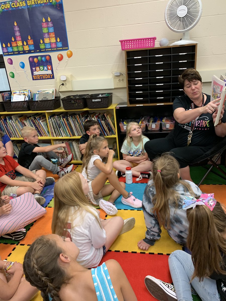 SuffieldE's tweet photo. First day fun! It’s was a great day for all! #wearefield #lovesuffield. https://t.co/cr5a336dbn