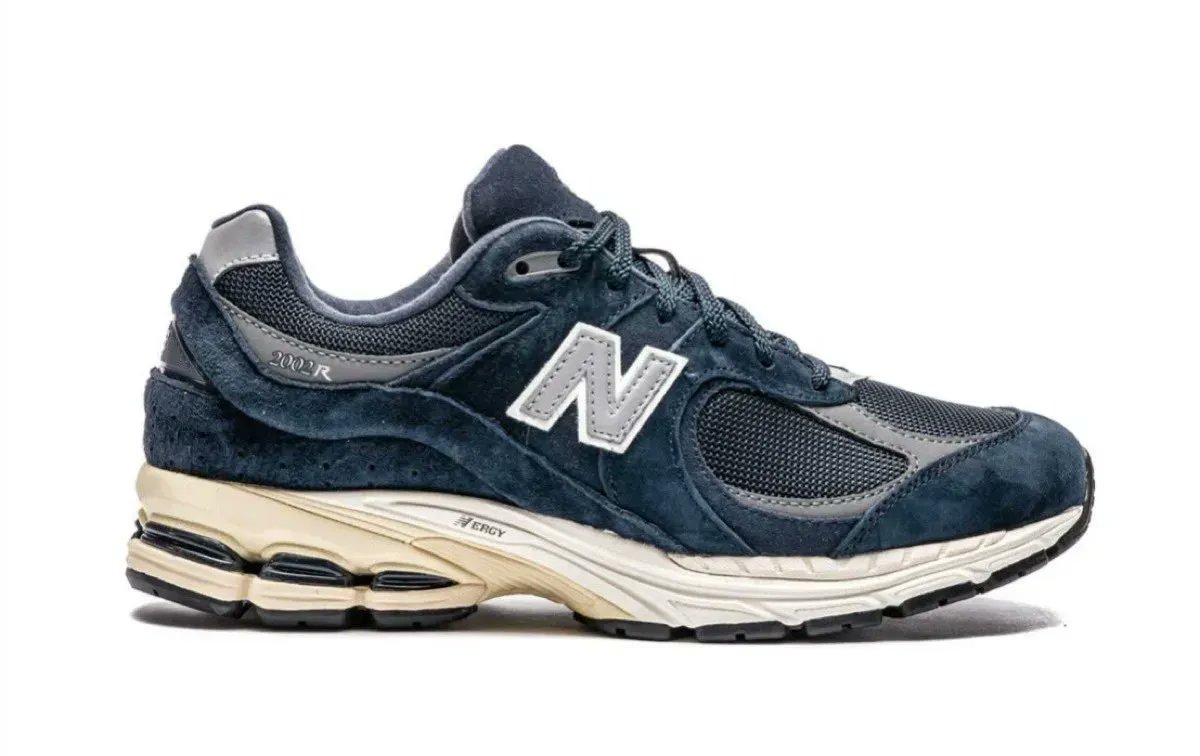 JustFreshKicks's tweet photo. Ad: Dropped via NB US
New Balance 2002R 'Eclipse'
=> https://t.co/ET69VGPPip https://t.co/2hUtW11QLN