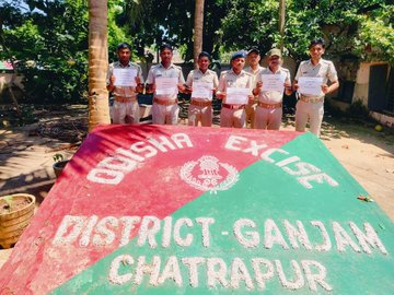 odishabhaskar's tweet photo. After repeated requests from #contractualemployees if state government doesn't meet the demands of employees, the protest will intensify as all the contractual employees will join a mass agitation on September 11 at 'Gandhimarg' #BBSR: @OGCEA 
#AbolishOdishaContaractualrules https://t.co/t1NEfSuzvJ