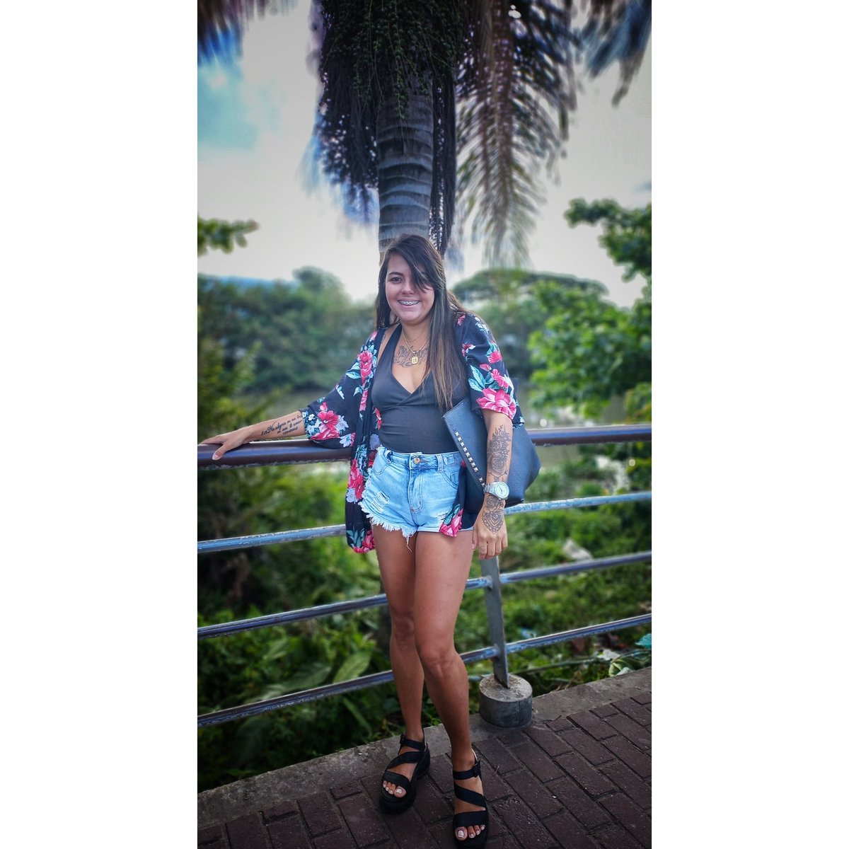 RangelBiia's tweet photo. Pare de pensar apenas no futuro e viva o presente. 💫 https://t.co/BVHSMolI9g