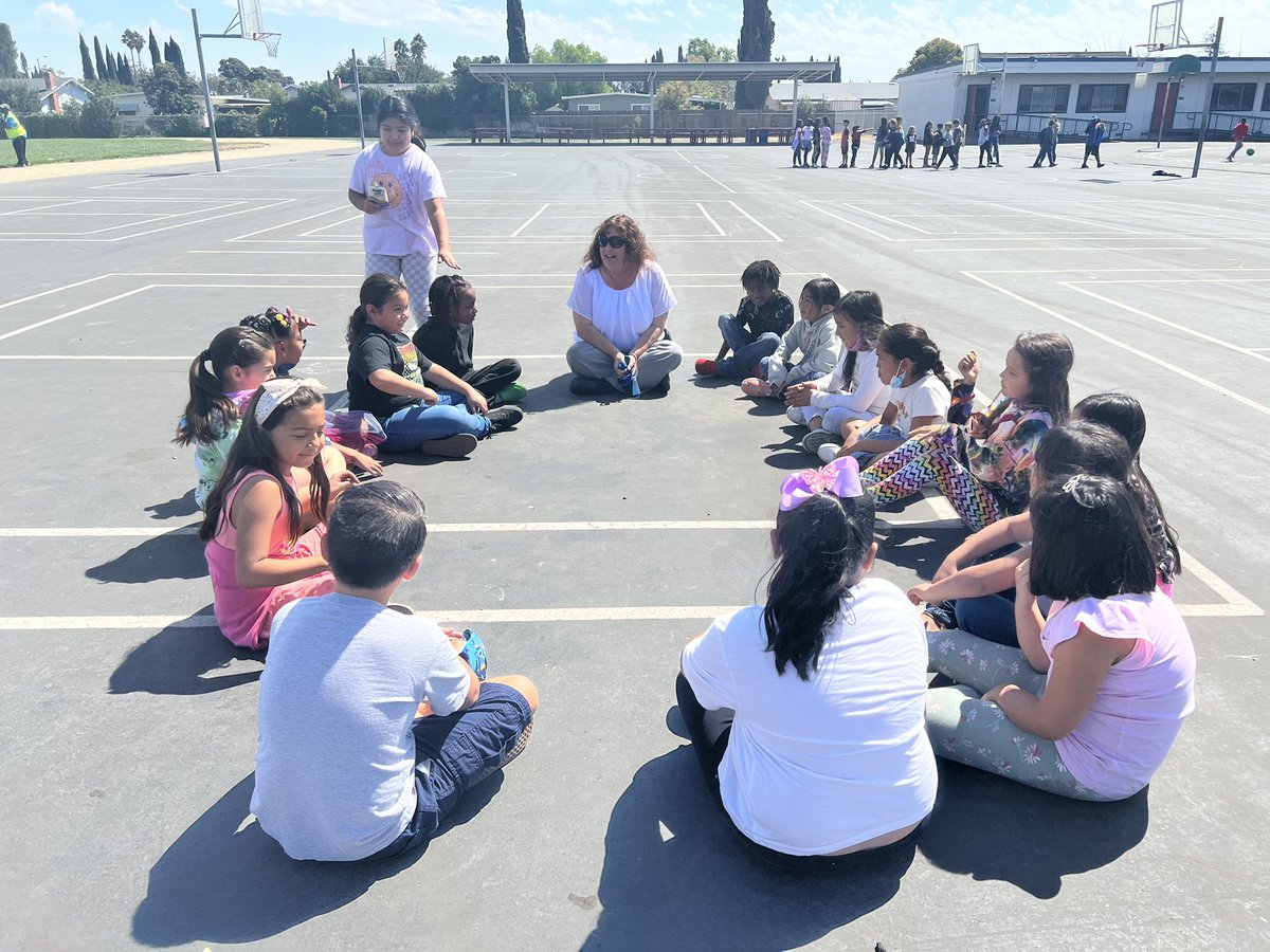 Who doesn’t love to play a rousing game of Duck Duck Goose at recess time <a href="/Dover_Bulldogs/">Dover Elementary</a> So grateful that our thoughtful kiddos invited me to play! #bulldogpride #loveourkiddos