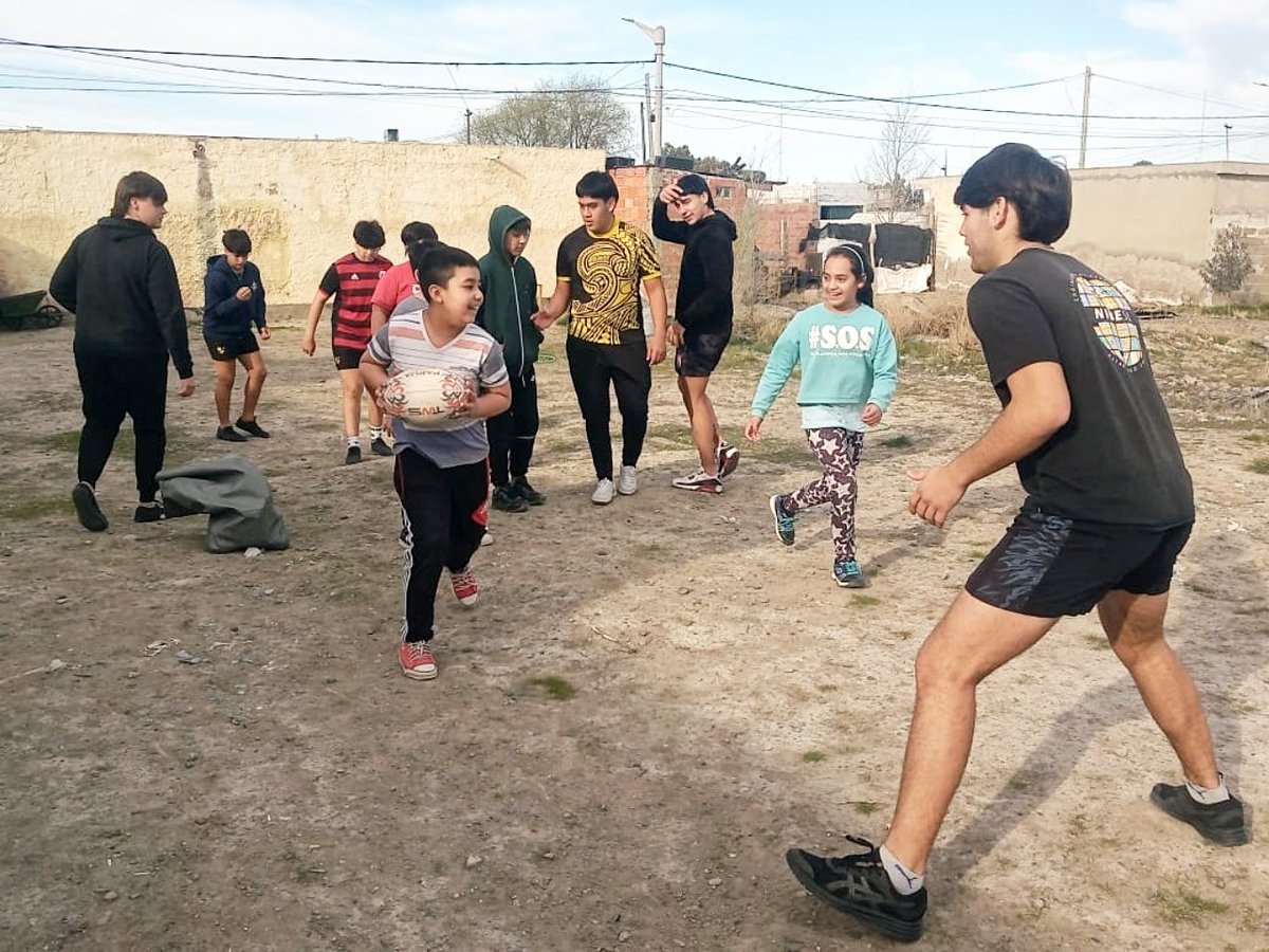 CDeportesTW's tweet photo. Asimismo, se realizó un entrenamiento conjunto y se finalizó la jornada con un tercer tiempo 👏

Desde la Coordinación de Deportes agradecemos profundamente la visita del club y promovemos a los más pequeños a seguir practicando esta maravillosa disciplina 💪 https://t.co/apIh0jMl0T