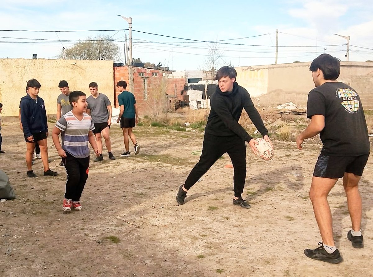 CDeportesTW's tweet photo. Asimismo, se realizó un entrenamiento conjunto y se finalizó la jornada con un tercer tiempo 👏

Desde la Coordinación de Deportes agradecemos profundamente la visita del club y promovemos a los más pequeños a seguir practicando esta maravillosa disciplina 💪 https://t.co/apIh0jMl0T