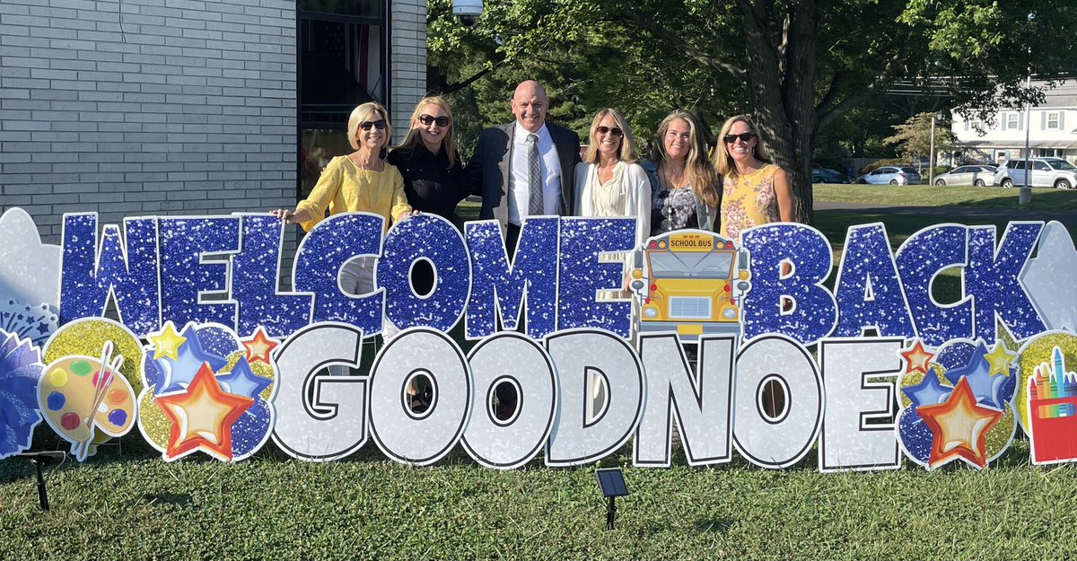 RFerri11's tweet photo. We love teaching at Goodnoe Elementary!! @BethFox_GES @N_Crawford1 https://t.co/pWviV0gJ6D
