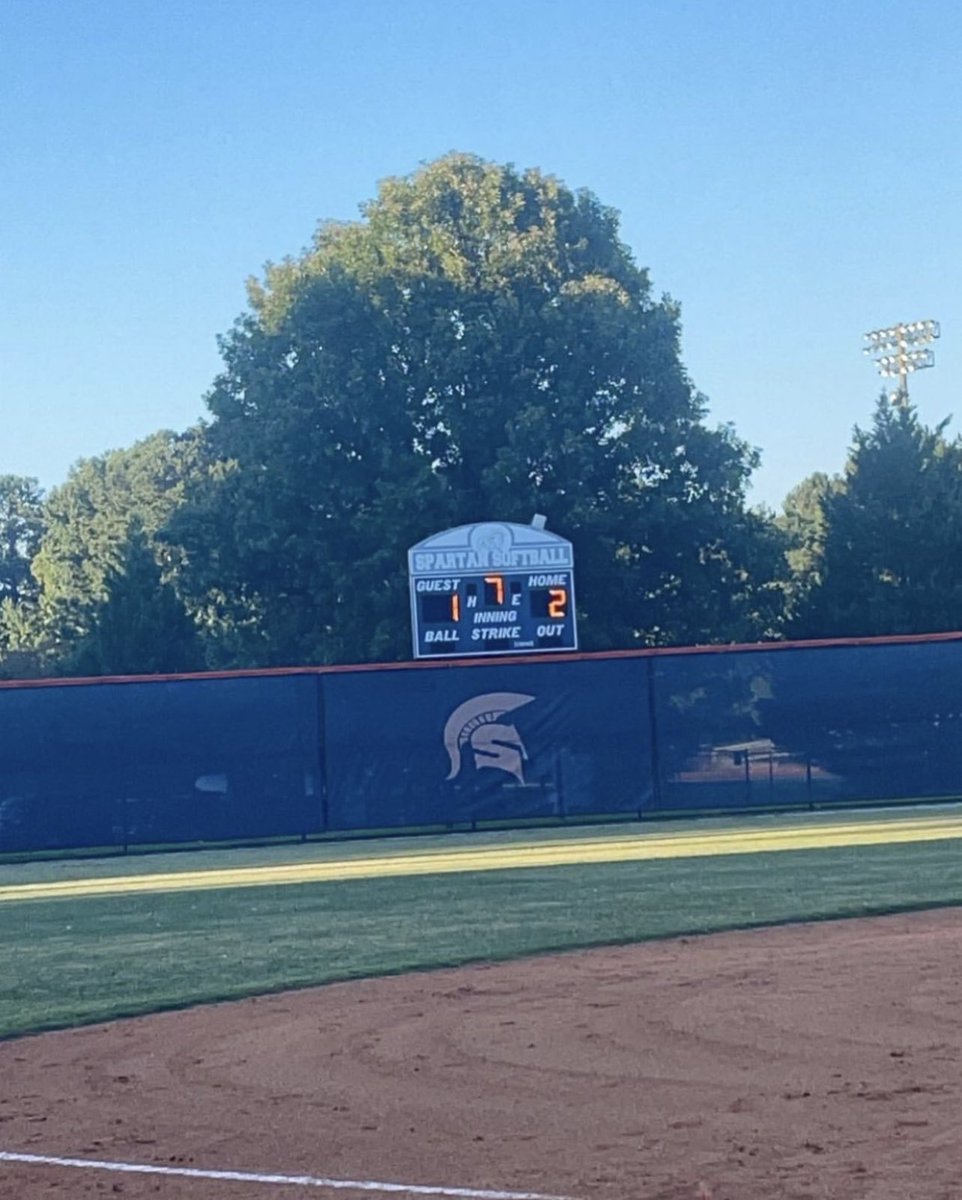 NSHSsoftball5's tweet photo. The Lady Spartans get another outstanding performance from  ‘24 @LeftyCara2024 7IP 3H 1R 1BB and 13Ks and a 2 hit performance from ‘26 @leilamadesko which led to a 2-1 region victory over Centinnel. @DartmouthSball @BerrySoftball @HoyaSoftball @KSUOwlsSB @SUHawksSoftball https://t.co/OwFlMVfW0q