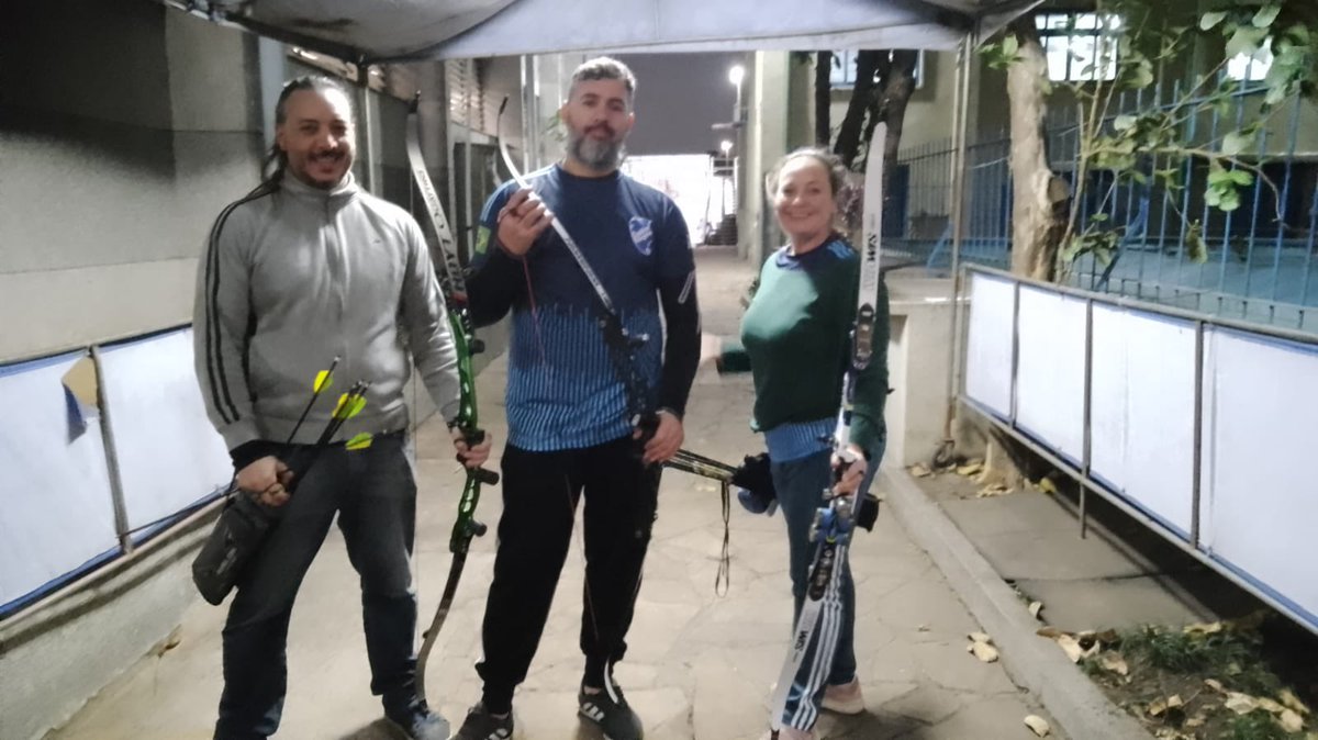 tv_esperia's tweet photo. Para finalizar, nesta quarta, no clube Esperia, aconteceu o treino de tiro com arco, com os atletas Vanderlei, Dora e Juliano. Neste sábado (3), haverá a 5ª etapa outdoor da modalidade,na cidade de Campo Limpo Paulista.
📸: Reprodução/ @felixsimplicio
📝: Reportagem/ @lucca_fazzi https://t.co/HtUy4CKjGj
