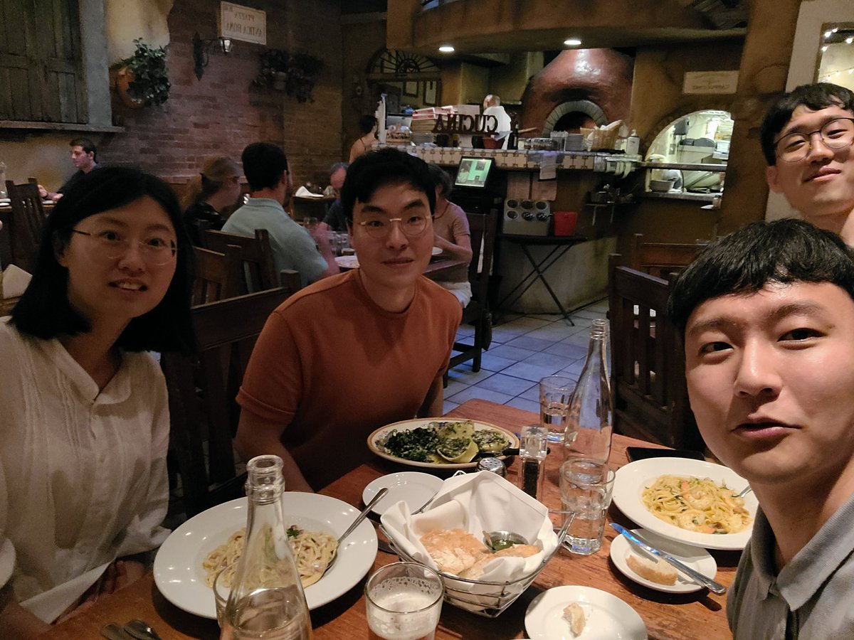 Energy_SeokJin's tweet photo. The last night of the beautiful #POPs2022! I would like to thank Prof. Jihye @JPdaCheerleader and Dr. Jiyong @JiyongChoi_CU for providing nice coffee and dinner ๐ And I'm making happy memories with my former group mates @HyukJun_Noh & @JM_Seo88! I will guide you at #POPs2024 ๐ https://t.co/VfQg0KDM7B