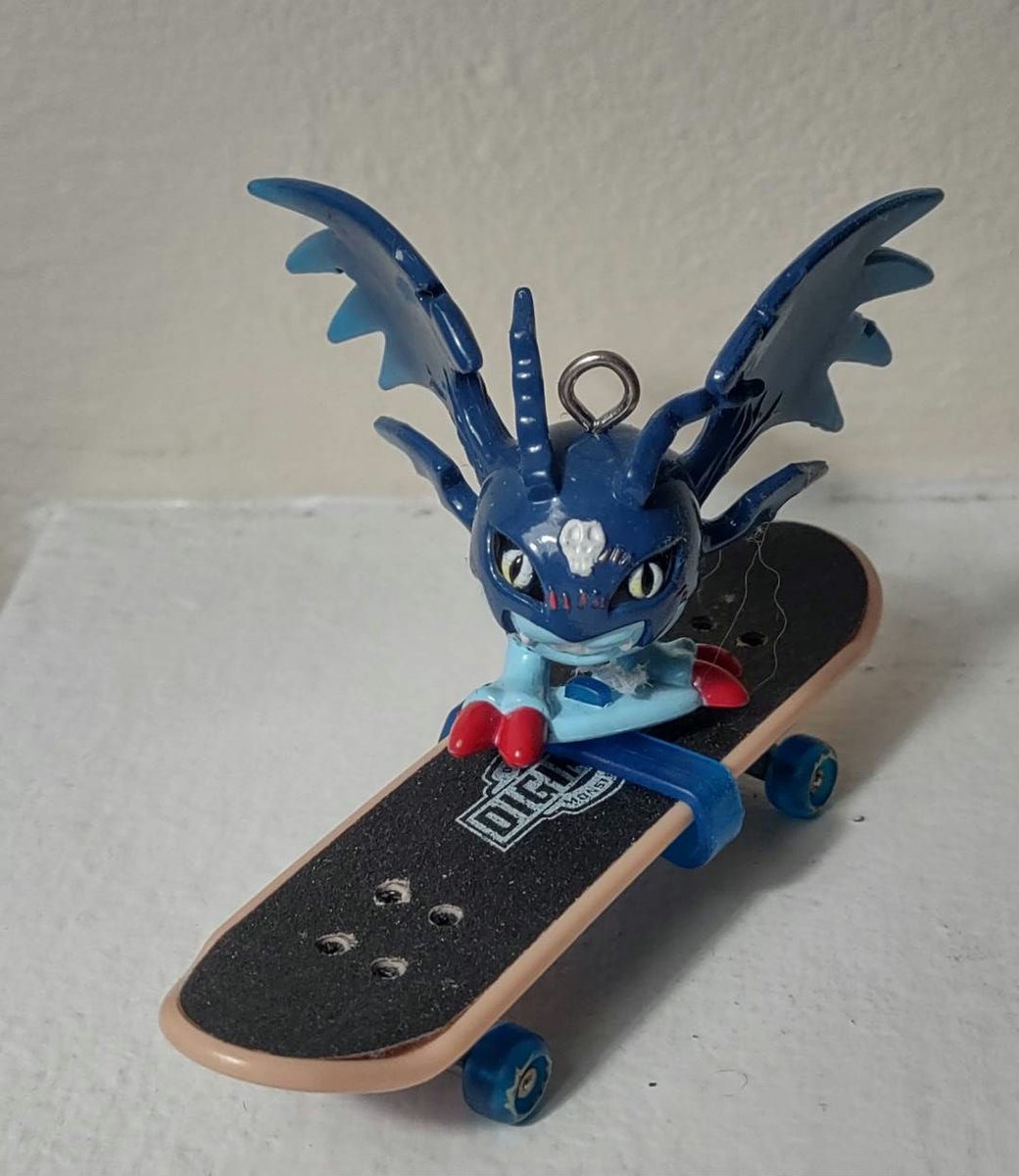 PixelAnon1's tweet photo. @translationmon I don't see a DemiDevimon in that collection. https://t.co/VHJipe1F44