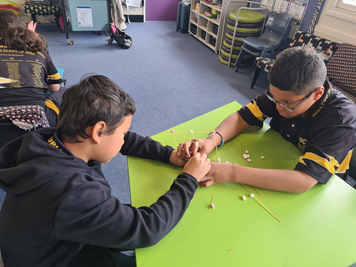 6J created structures to withstand an earthquake using spaghetti and marshmallows #bigdayin <a href="/josikorski/">Joanne Sikorski</a> <a href="/see_natalie/">Natalie See</a>