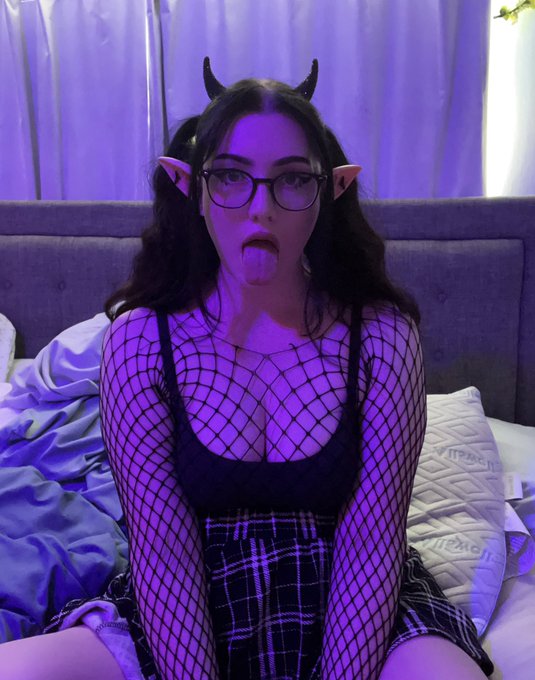 Dropped a vid on my sites, joi stuffz. Much funsies. https://t.co/cz0hjZS85T