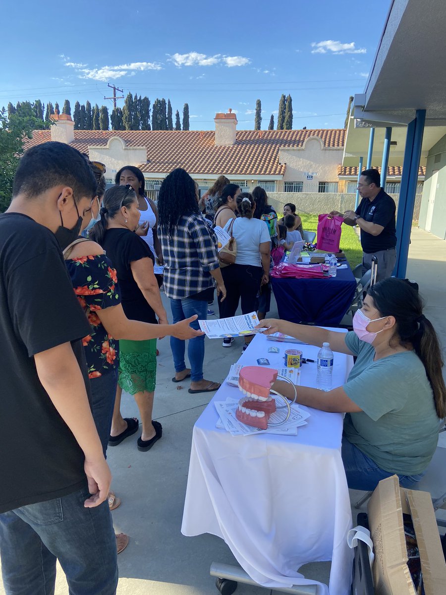 Laura Kindron tweet media