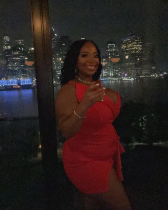 Elegant Bihhh With A Whole Glow 🍷 #thick #bossbabe #brooklyn https://t.co/4VbFmQHkJZ<a href="/tag/thick"class="tags">#thick</a><a href="/tag/bossbabe"class="tags">#bossbabe</a><a href="/tag/brooklyn"class="tags"><span>#brooklyn</span></a>
