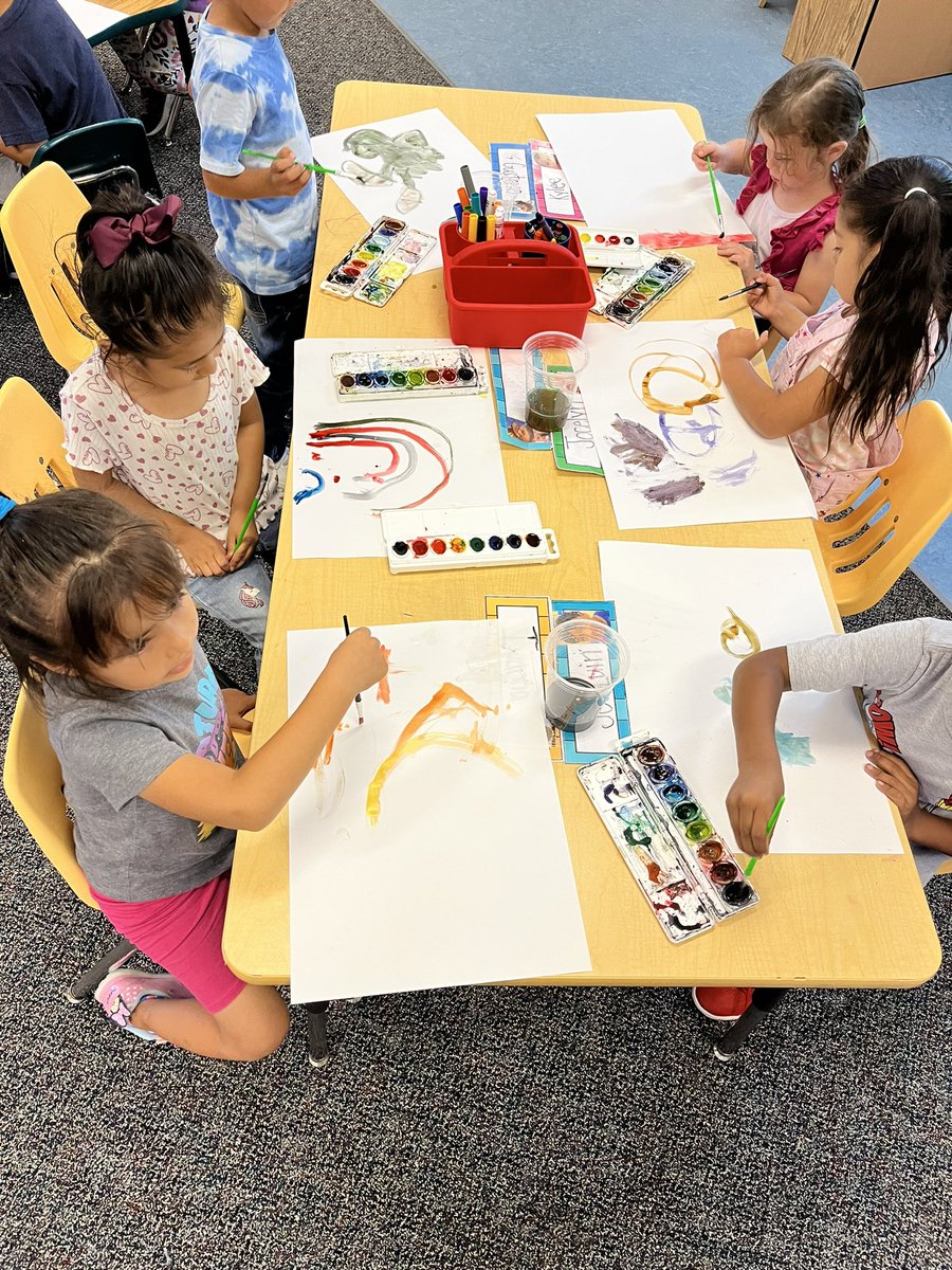 Our TK students are artist in the making! 🎨 #vista #vistaunifiedschooldistrict  #vistaunified #vusd #foothilloakelementary #fho