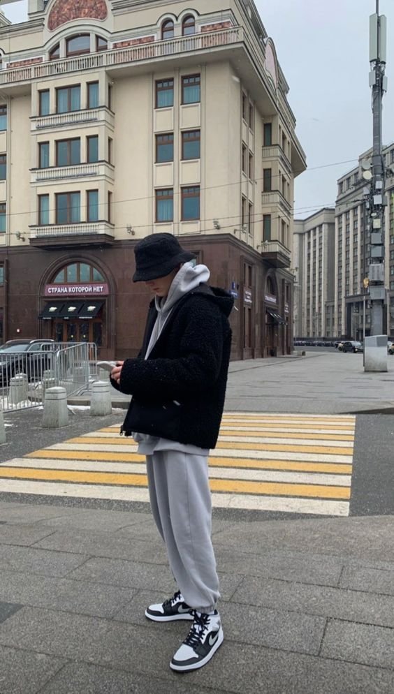 ㅤㅤ 
        [鱗太郎.] u p d a t e
        - - - 11:15 a m - - - 
    good morning september.