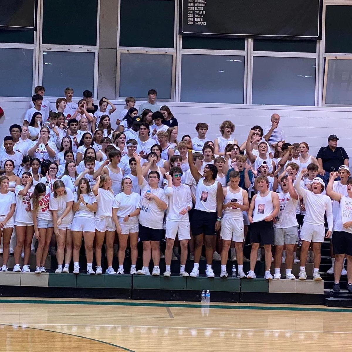 Crazy Cavs tweet media