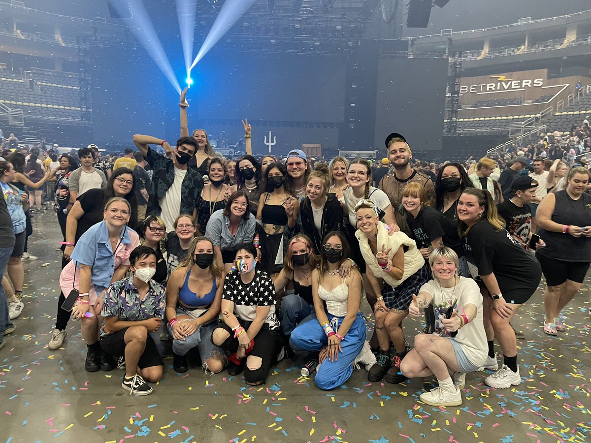notconorr's tweet photo. my people 🥰🫶🏻 #IcyPittsburgh #IcyPitt https://t.co/Phw3NvaZBq