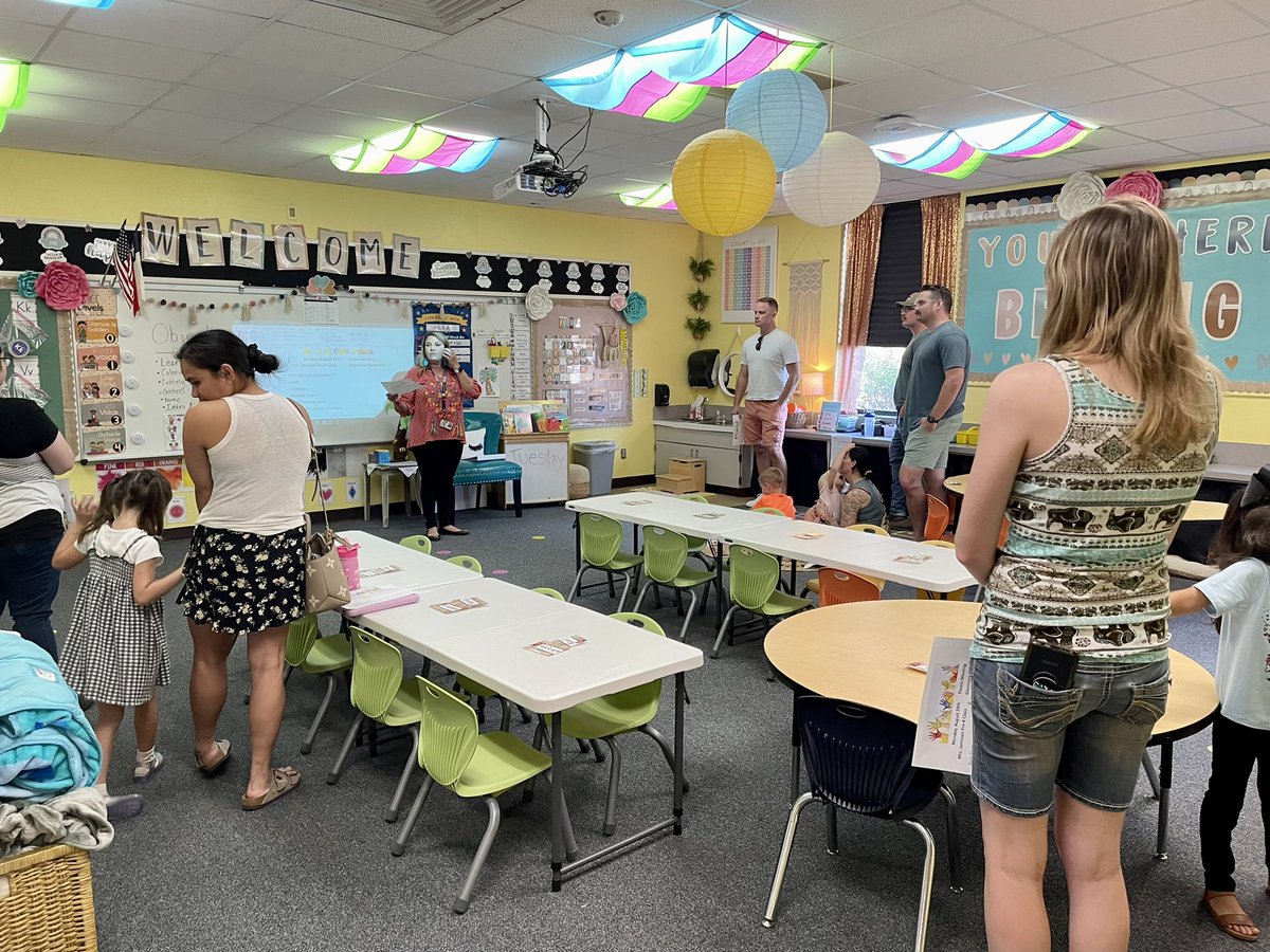 glenmorejets's tweet photo. Thank you, parents, for joining us this week during our parent information nights!  And, thank you, teachers, for your time and dedication preparing such thorough classroom and grade-level information to our parents!  Here’s to a wonderful 2022-2023 School Year! 💚✈️ https://t.co/sz9ITeUulM