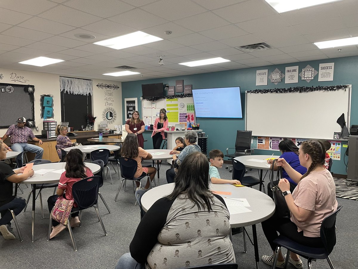 glenmorejets's tweet photo. Thank you, parents, for joining us this week during our parent information nights!  And, thank you, teachers, for your time and dedication preparing such thorough classroom and grade-level information to our parents!  Here’s to a wonderful 2022-2023 School Year! 💚✈️ https://t.co/sz9ITeUulM