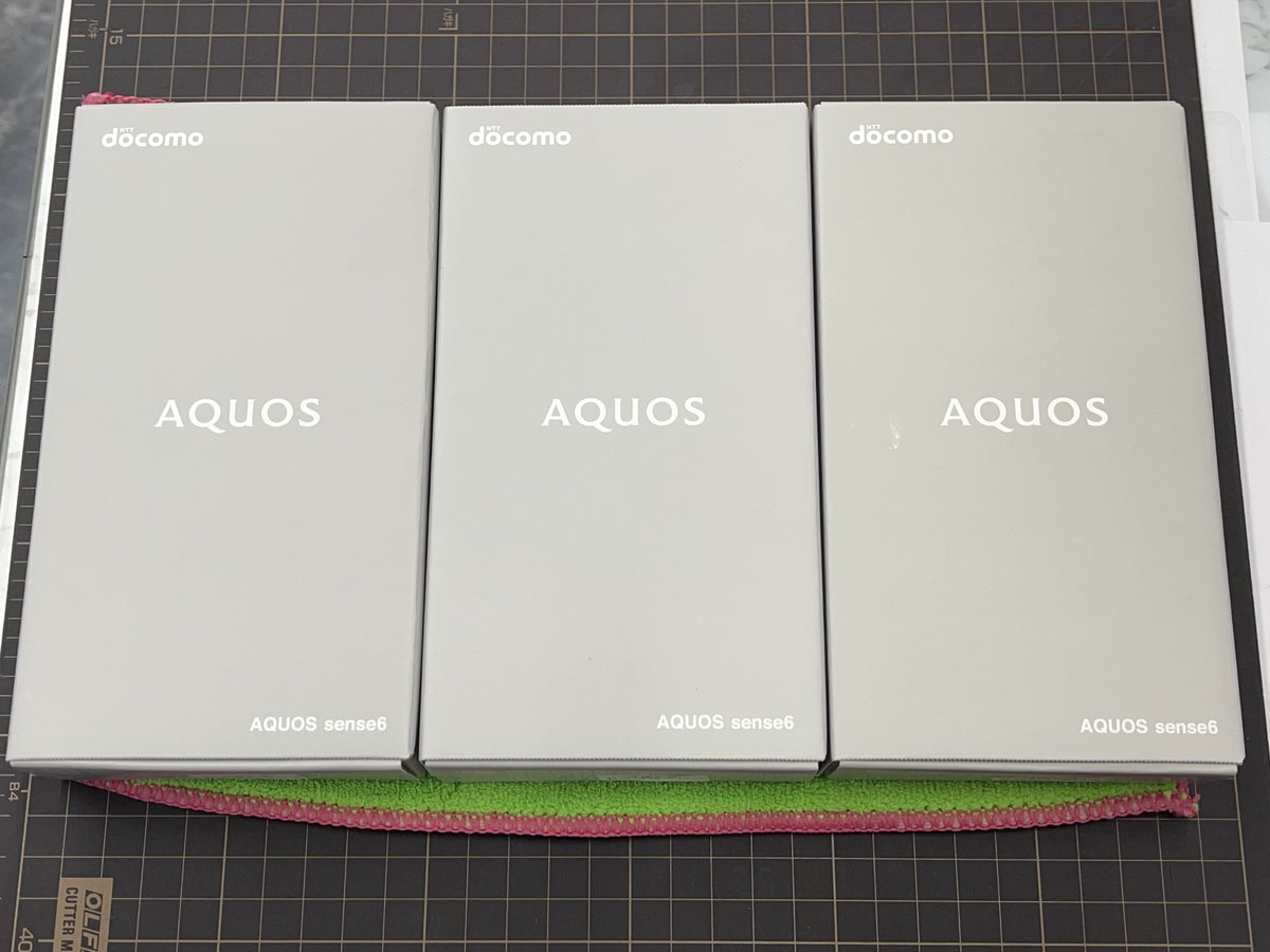 iosys_chuou's tweet photo. \\その手に答えを//

【AQUOS sense6 SH-54B】
docomo版 SIMフリー
未使用品 税込29,800円

スナドラ690 5G
メモリ4GB
6.1㌅IGZO OLED有機EL
4570mAh×省エネIGZO
3眼カメラ
おサイフケータイ対応

ほしい機能そろってる💖
スマホデビューにいかがです?

#akiba #イオシス #AQUOSsense6 #SH54B https://t.co/fGYj8JAXc0