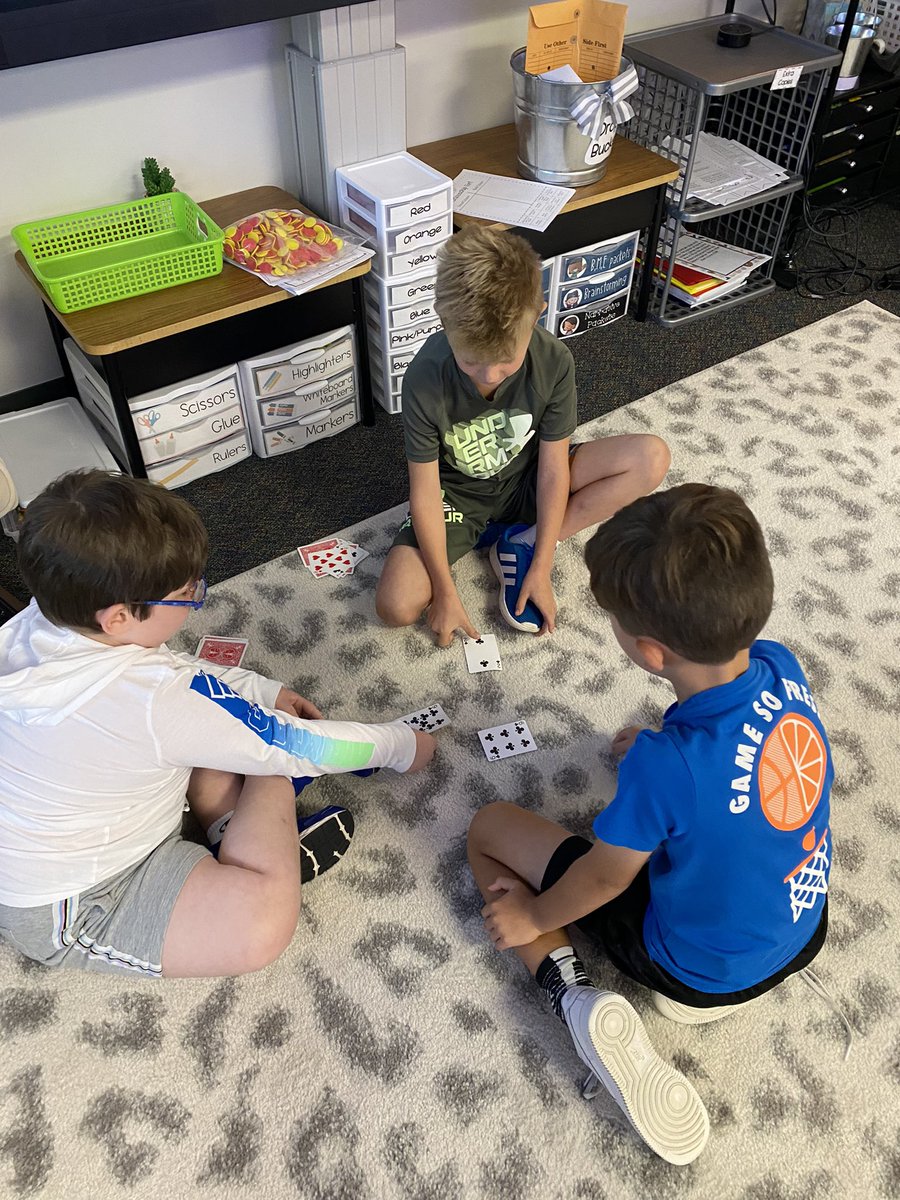 StumpyClass's tweet image. Finding ways to make 10 in 2nd grade. #InspireExcellence #theGrove