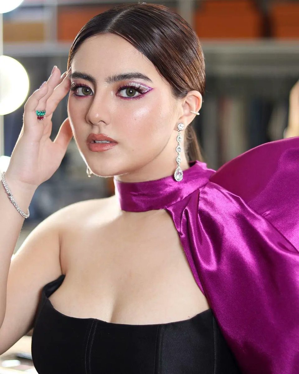 cassyellowheart's tweet photo. She slays! ❤️‍🔥

Makeup by @marbentalanay 
Hairstyle by @iammjrone 
Styling by @cathsobrevega @ktlandingin 

#makeupbymarben #previewball2022 #CassyLegaspi https://t.co/QB2ChUrBee