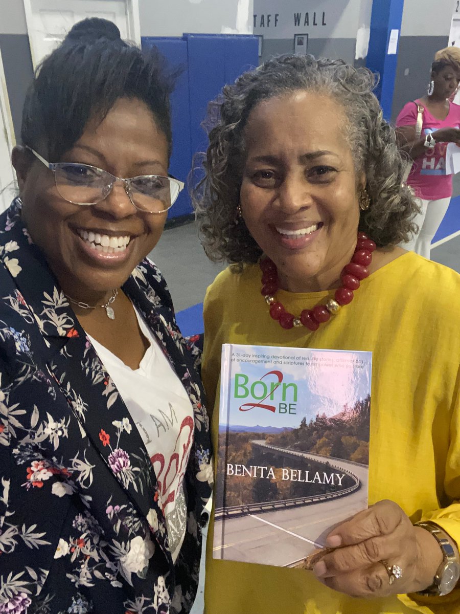 YouAreBorn2Be's tweet photo. 📚🖋#Charlotte 
Thank you Lady Bunny Jones! You are a beautiful, graceful Queen!!! 
#BeGraceful #BeGreat #BeIconic #Born2Be #BenitaBellamyKelley #Authors #ChristianBooks https://t.co/rwAxMFNnXt