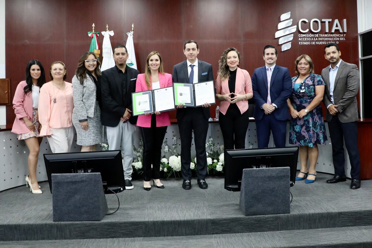 LicBrendaGzz's tweet photo. 📌 #HOY Firma de Convenio de Colaboración entre el Instituto de Defensoría Pública y la #COTAINL. 🤝 https://t.co/VEr5NYgSxD