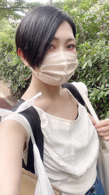 買い出し帰りみたいなフキちゃん(仕事帰り 