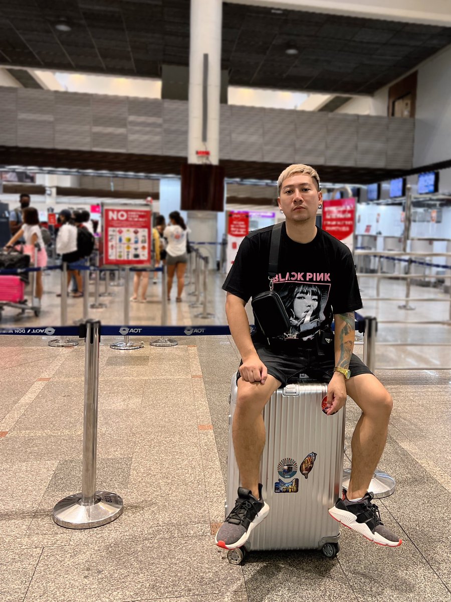 WayTHEGENTLE's tweet photo. ตื่นเต้นไม่ได้ขึ้นเครื่องบินนาน 🛫 #vietnam #hochiminh #trip #tour #travel #vacation #waycation #waythegentle #เวียดนาม https://t.co/cufnIRM8bw