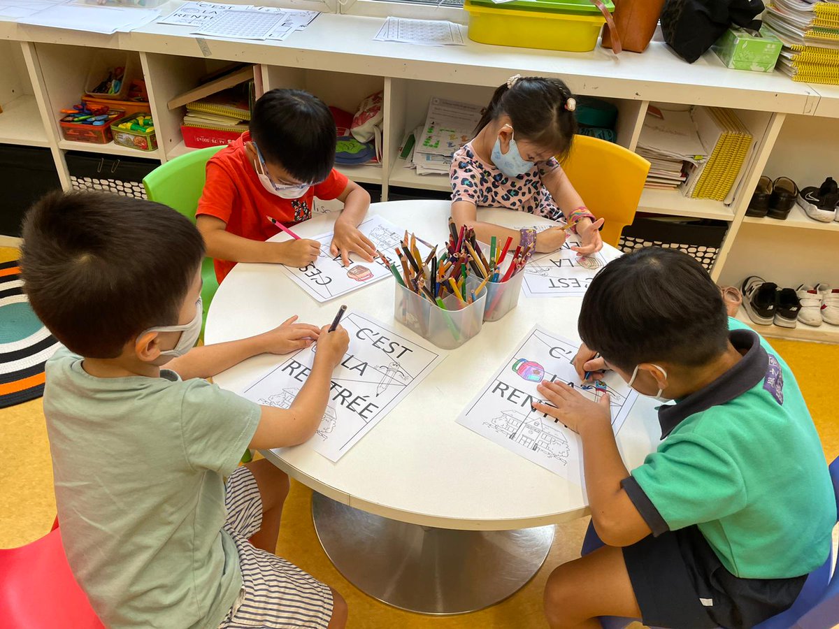 JalilaAzizi's tweet photo. Ça y est c'est la rentrée ! Après 2 mois de summer Camp les preschoolers @afhongkong ont repris les cours réguliers. Bonne humeur et sérieux sont au rendez-vous. #fleprecoce #maternelle
#ApprendreEnsAmusant #afhk https://t.co/U0SQJK8Zfv