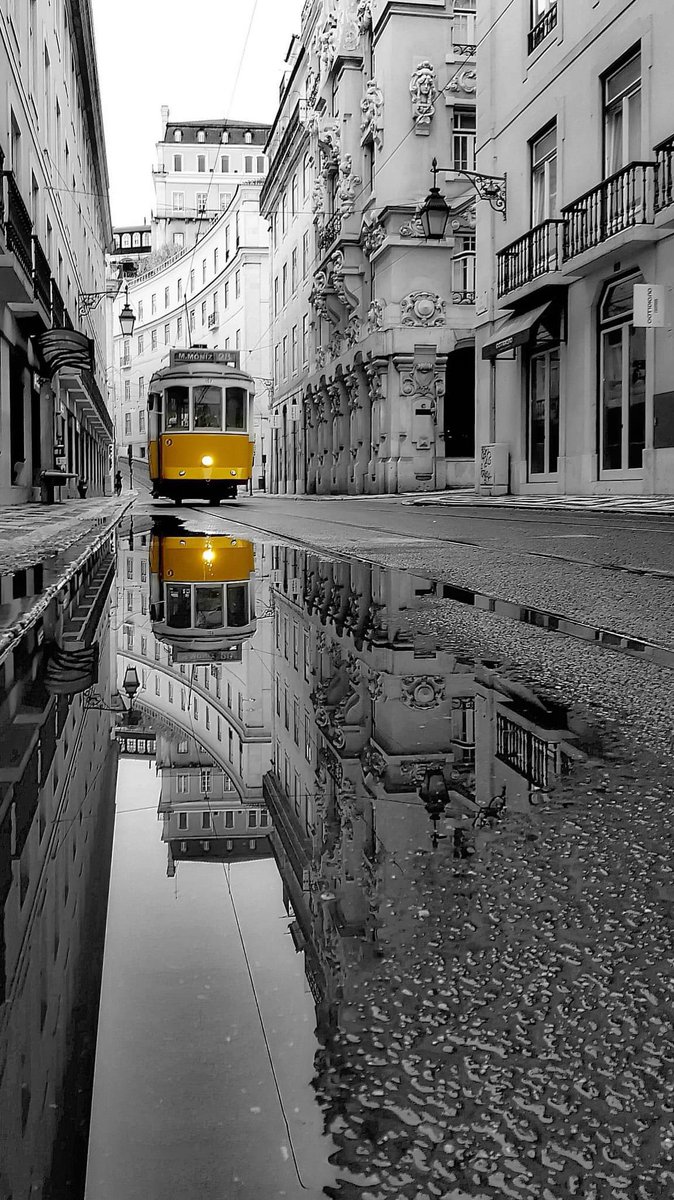 Pavlo_UA's tweet photo. A Lisbon tram https://t.co/K0KaOLmJTb