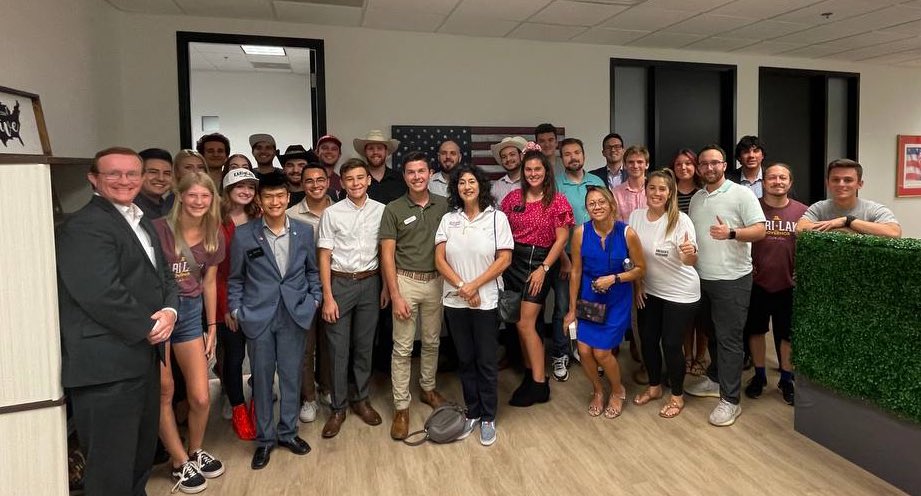 Leadership from the YR’s is critical for victory in November. Great evening for training and mobilizing! We will be knocking doors and getting out the vote EVERY DAY until November 8th. 

Thank you YR leaders!

Young Republicans aren’t the future of the GOP, they are the GOP!